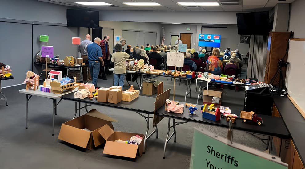 Hot Springs Village Woodworkers Spread Joy with Annual Toy Giveaway